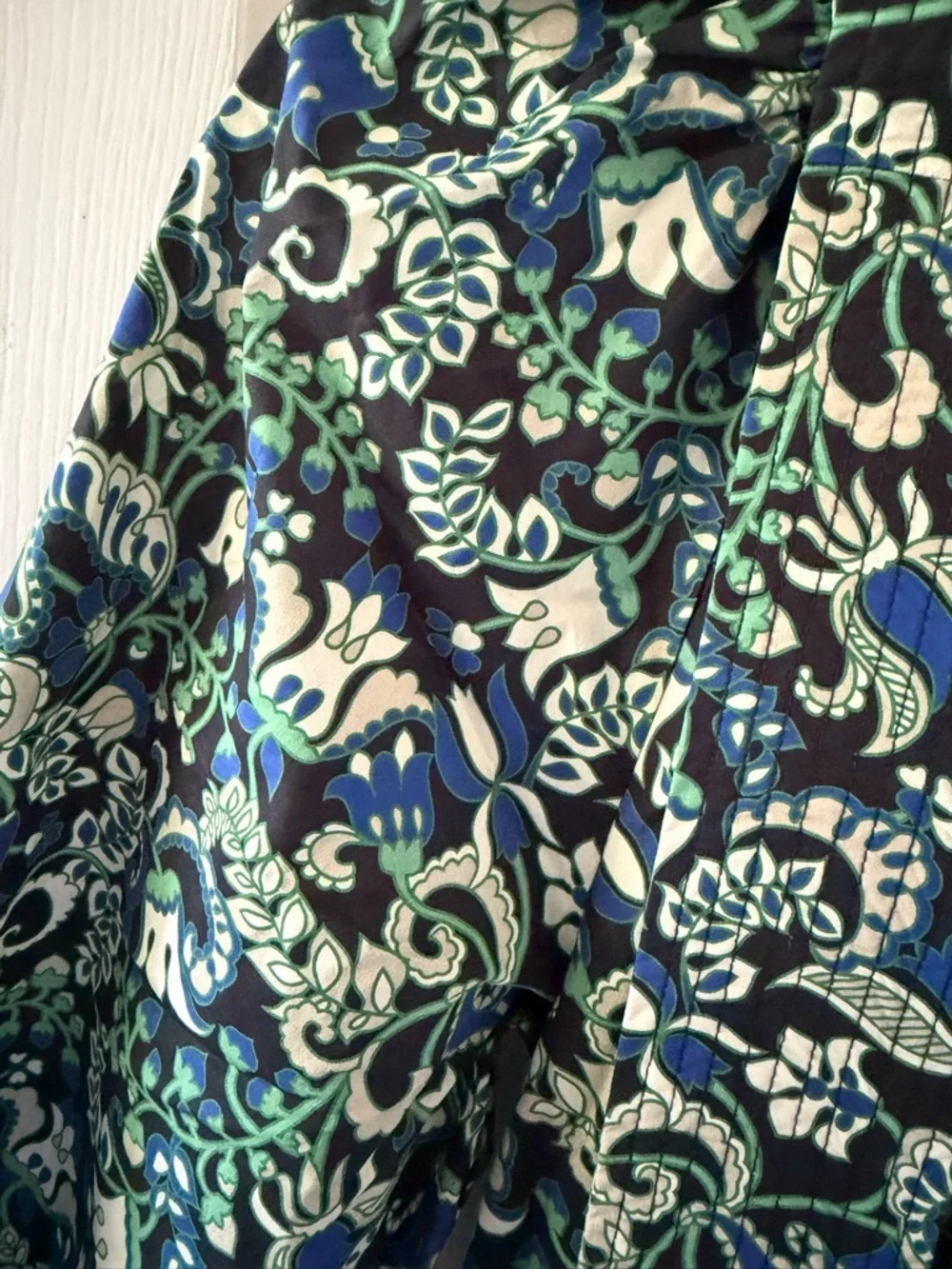 Tuckernuck NEW Batik Floral
Lyles Green Blue Puff Sleeve Belted
Midi-Size Small - Picture 7 of 7